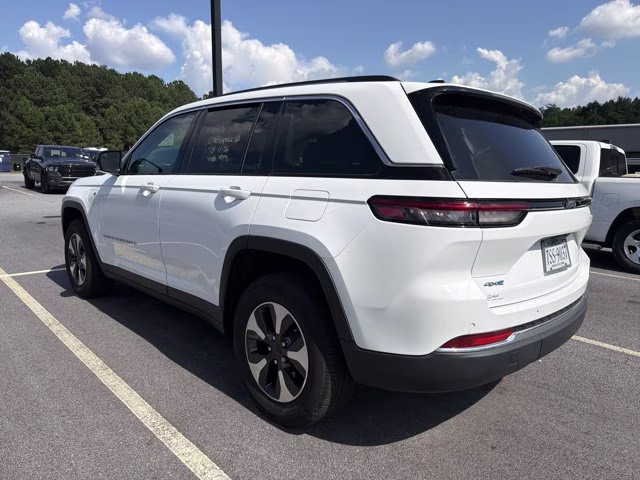 2022 Bright White Clearcoat Jeep Grand Cherokee 4xe 4xe 4X4 SUV