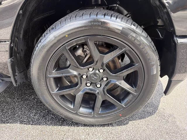 2023 Diamond Black Crystal Pearlcoat Ram 1500 Laramie 4X4 Truck