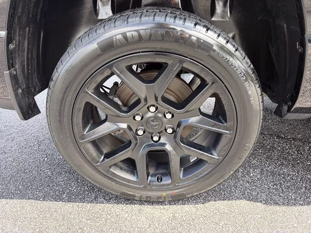 2023 Diamond Black Crystal Pearlcoat Ram 1500 Laramie 4X4 Truck