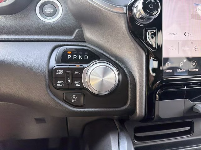 2023 Diamond Black Crystal Pearlcoat Ram 1500 Laramie 4X4 Truck