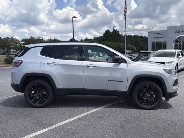 2026 Silver Zynith Metallic Clearcoat Jeep Compass Latitude Altitude 4X4 SUV