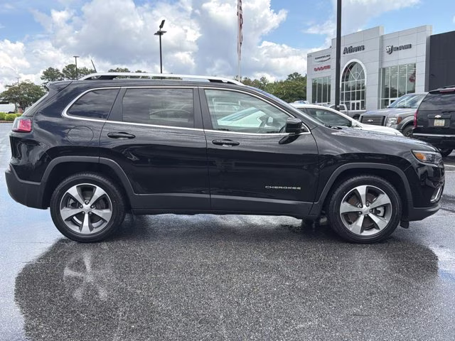 2021 Diamond Black Crystal Pearlcoat Jeep Cherokee Limited FWD SUV