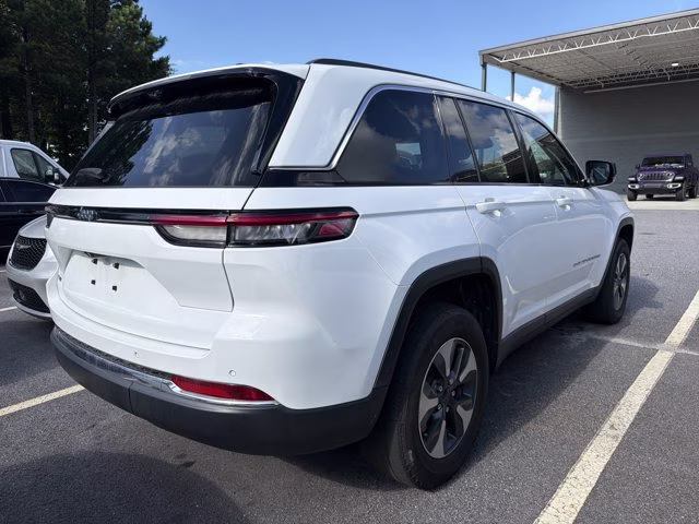 2022 Bright White Clearcoat Jeep Grand Cherokee 4xe 4xe 4X4 SUV