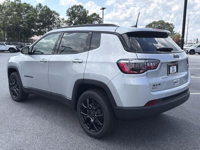 2026 Silver Zynith Metallic Clearcoat Jeep Compass Latitude Altitude 4X4 SUV