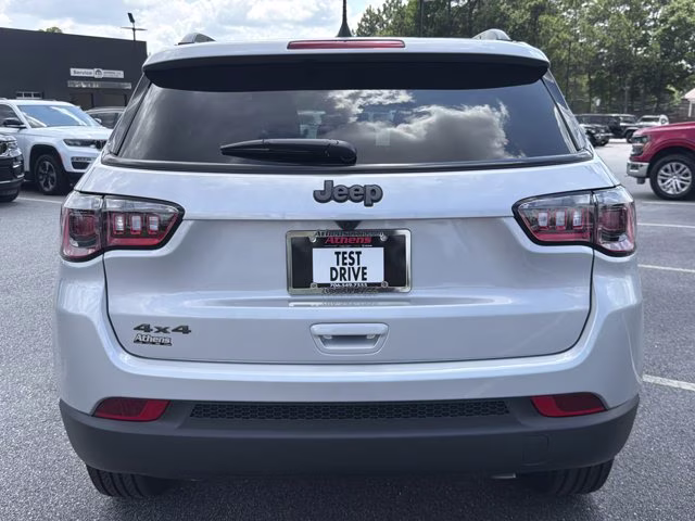 2026 Silver Zynith Metallic Clearcoat Jeep Compass Latitude Altitude 4X4 SUV