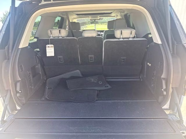 2025 White Metallic Ford Expedition Active 4X4 SUV