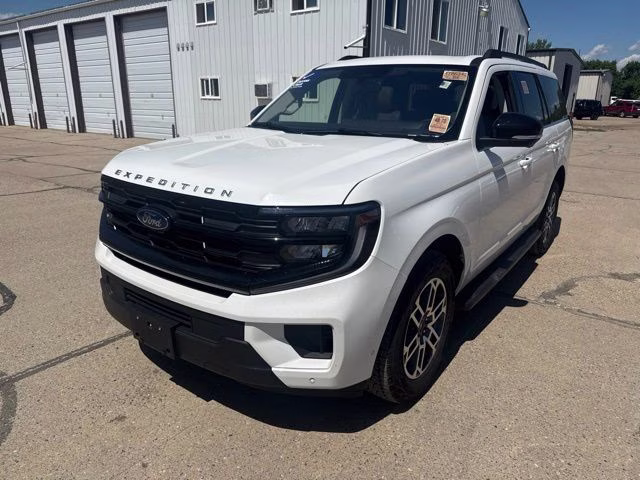 2025 White Metallic Ford Expedition Active 4X4 SUV