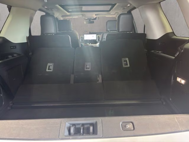 2025 Oxford White Ford Expedition Platinum 4X4 SUV