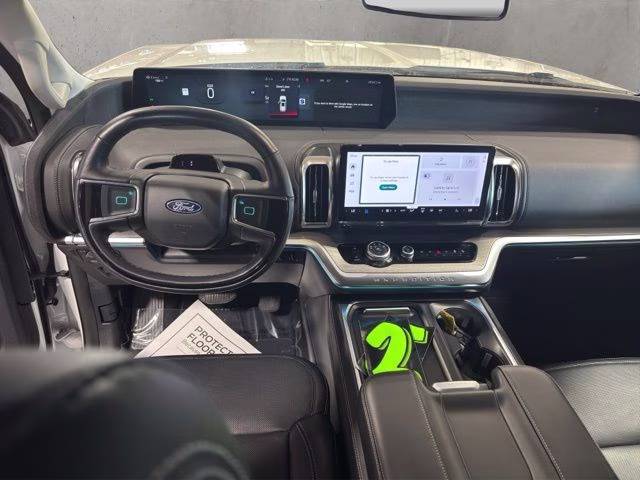 2025 Oxford White Ford Expedition Platinum 4X4 SUV