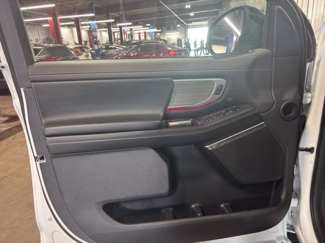 2025 Oxford White Ford Expedition Platinum 4X4 SUV