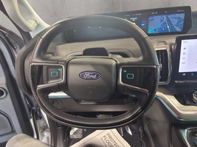 2025 Oxford White Ford Expedition Platinum 4X4 SUV