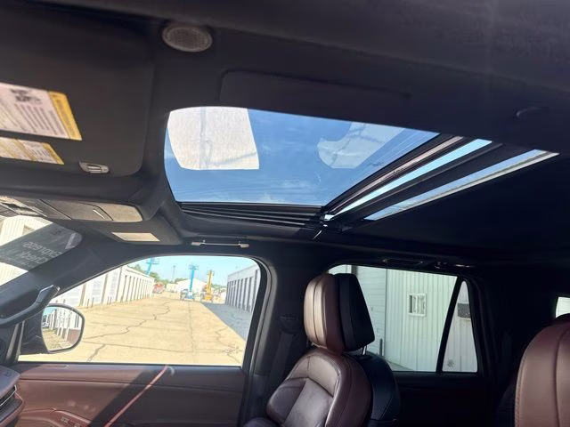 2025 Black Metallic Lincoln Navigator L Reserve 4X4 SUV
