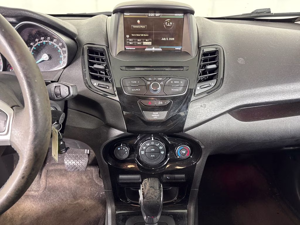 2015 Green Envy Metallic Tricoat Ford Fiesta SE FWD Hatchback
