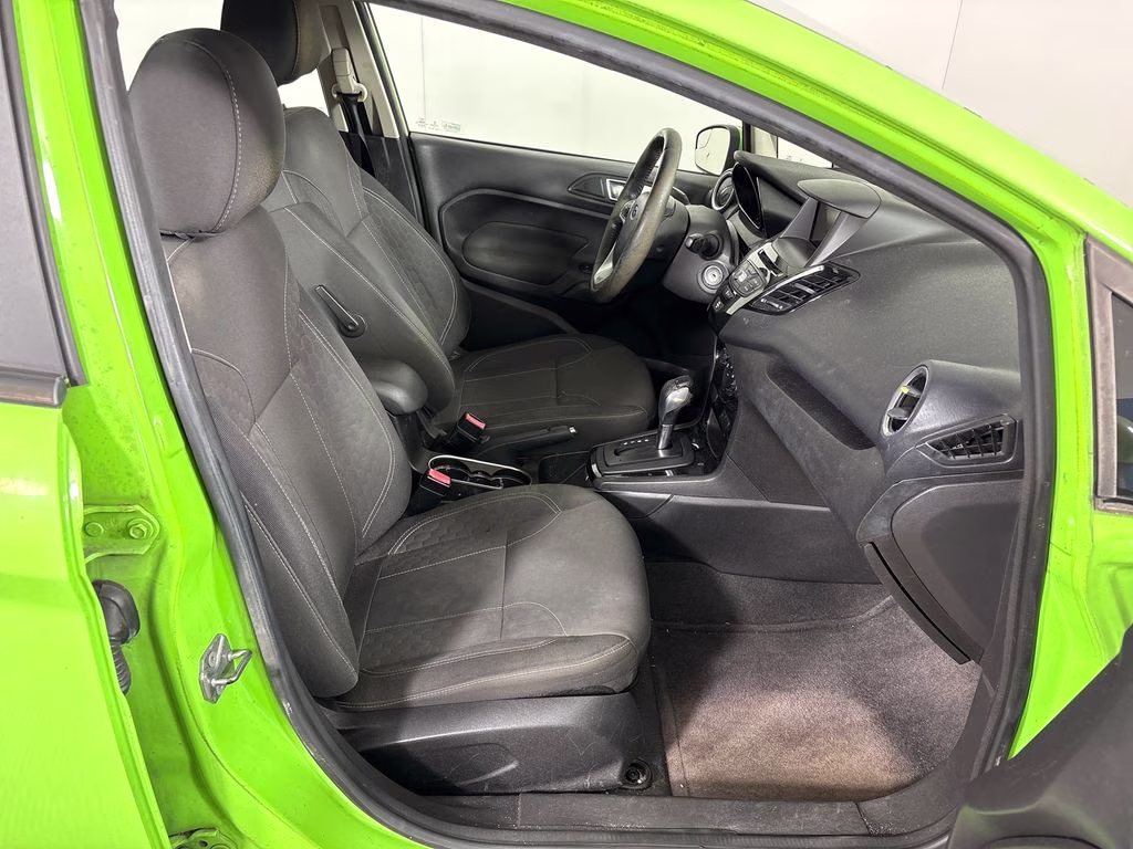 2015 Green Envy Metallic Tricoat Ford Fiesta SE FWD Hatchback