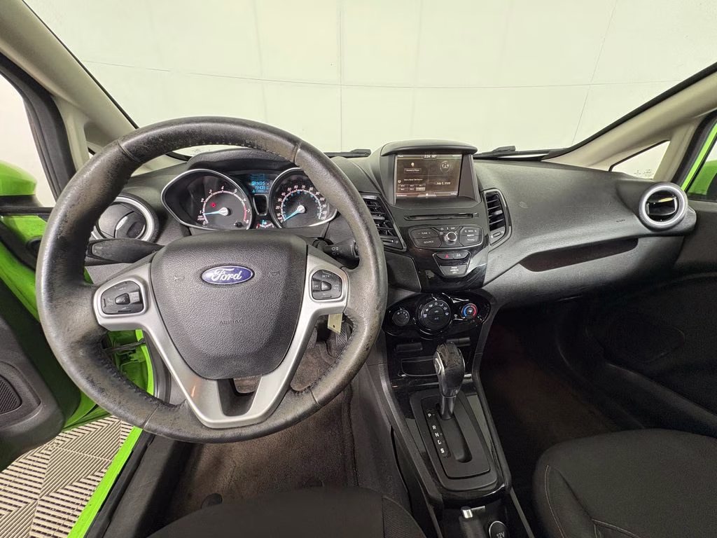 2015 Green Envy Metallic Tricoat Ford Fiesta SE FWD Hatchback