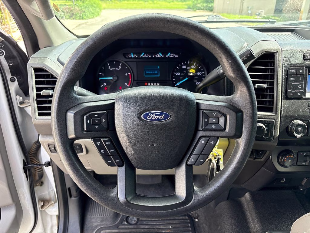 2022 Oxford White Ford Super Duty F-250 SRW XL 4X4 Truck