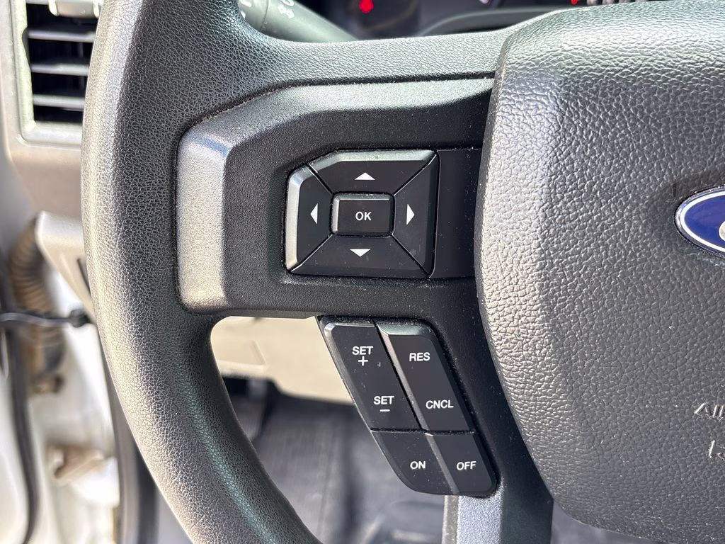 2022 Oxford White Ford Super Duty F-250 SRW XL 4X4 Truck