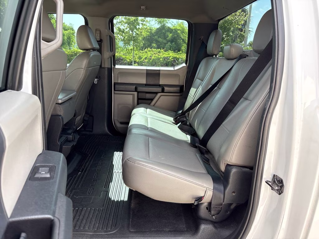 2022 Oxford White Ford Super Duty F-250 SRW XL 4X4 Truck