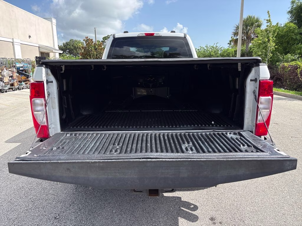 2022 Oxford White Ford Super Duty F-250 SRW XL 4X4 Truck