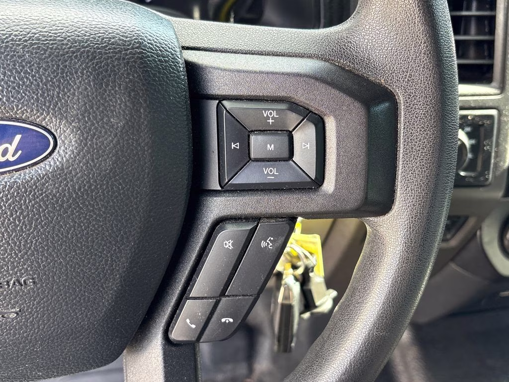 2022 Oxford White Ford Super Duty F-250 SRW XL 4X4 Truck