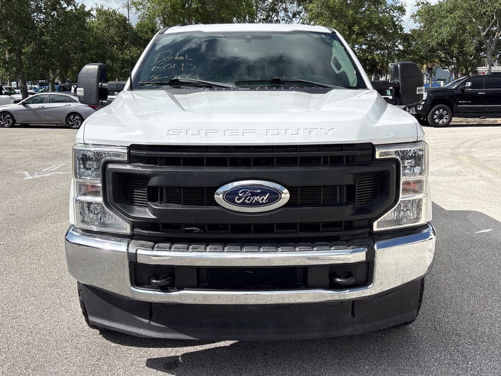 2022 Oxford White Ford Super Duty F-250 SRW XL 4X4 Truck