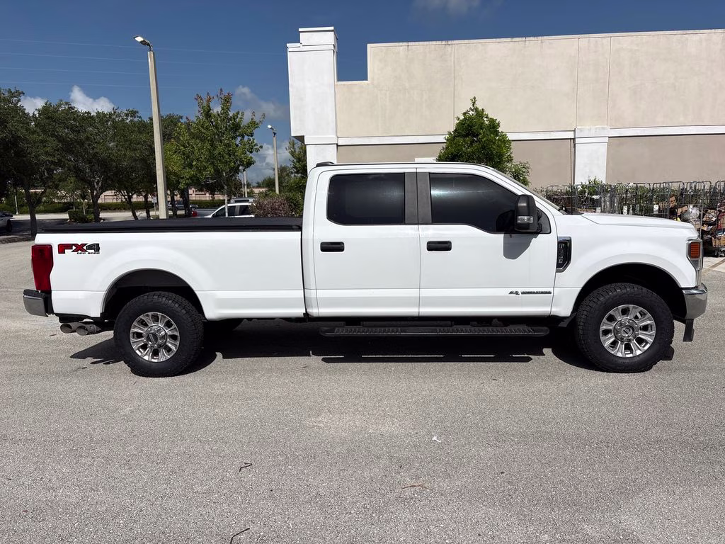 2022 Oxford White Ford Super Duty F-250 SRW XL 4X4 Truck