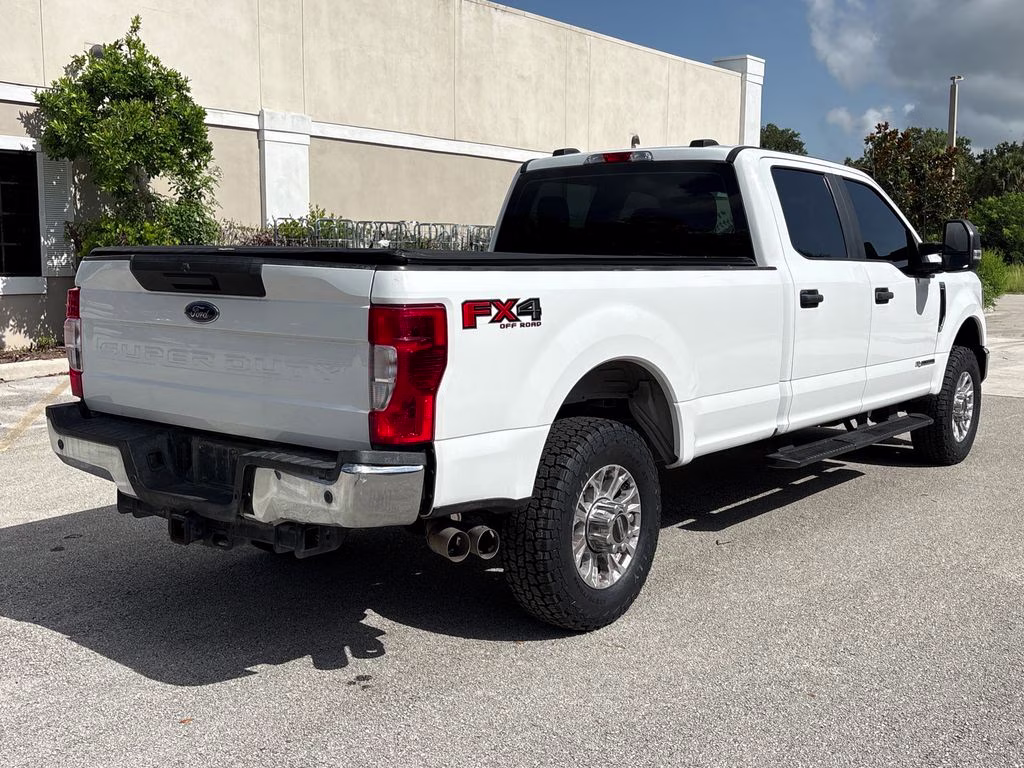 2022 Oxford White Ford Super Duty F-250 SRW XL 4X4 Truck
