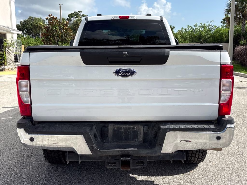 2022 Oxford White Ford Super Duty F-250 SRW XL 4X4 Truck