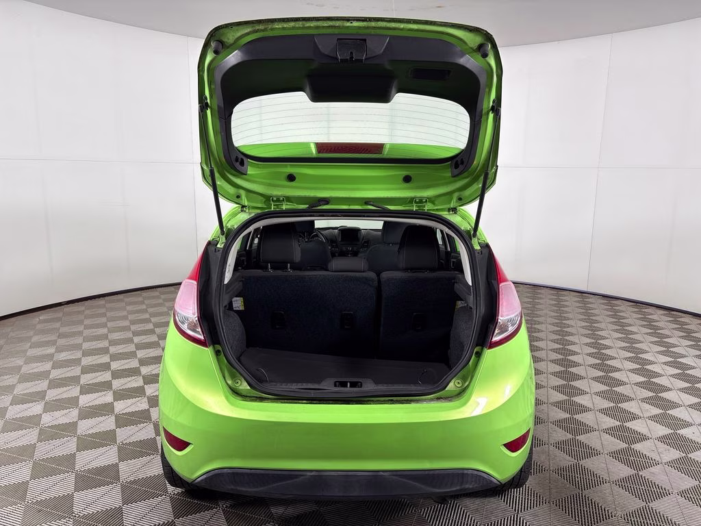 2015 Green Envy Metallic Tricoat Ford Fiesta SE FWD Hatchback