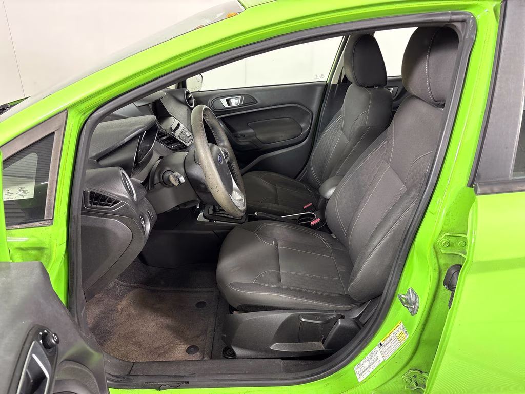 2015 Green Envy Metallic Tricoat Ford Fiesta SE FWD Hatchback