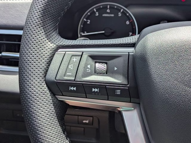 2026 Labrador Black Pearl Mitsubishi Outlander SE FWD SUV