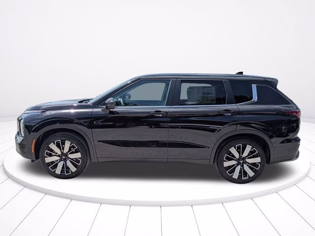 2026 Labrador Black Pearl Mitsubishi Outlander SE FWD SUV