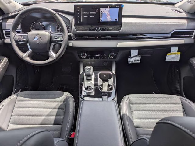 2026 Labrador Black Pearl Mitsubishi Outlander SE FWD SUV