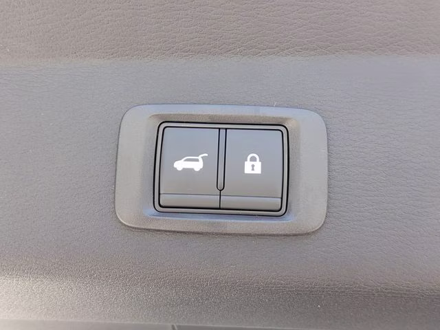 2026 White Diamond Mitsubishi Outlander SEL FWD SUV