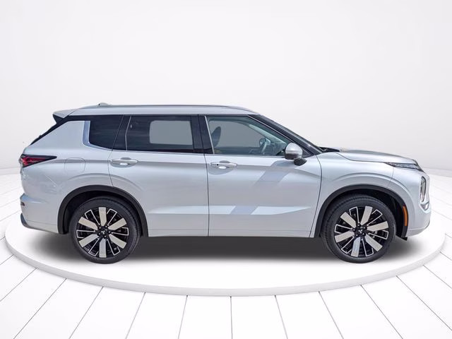 2026 White Diamond Mitsubishi Outlander SEL FWD SUV