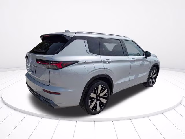 2026 White Diamond Mitsubishi Outlander SEL FWD SUV