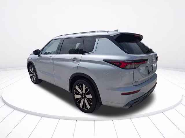 2026 White Diamond Mitsubishi Outlander SEL FWD SUV