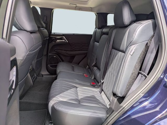 2026 Cosmic Blue Metallic Mitsubishi Outlander SEL FWD SUV