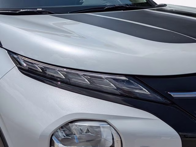 2026 White Diamond/Black Roof Mitsubishi Outlander Trail Edition AWD SUV