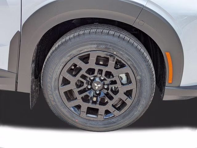 2026 White Diamond/Black Roof Mitsubishi Outlander Trail Edition AWD SUV
