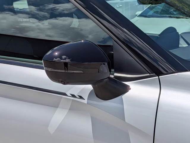 2026 White Diamond/Black Roof Mitsubishi Outlander Trail Edition AWD SUV