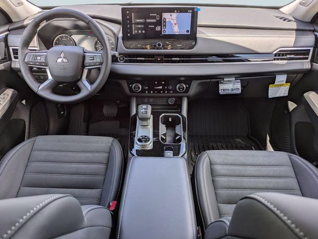 2026 White Diamond/Black Roof Mitsubishi Outlander Trail Edition AWD SUV