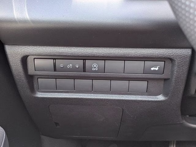 2026 White Diamond/Black Roof Mitsubishi Outlander Trail Edition AWD SUV