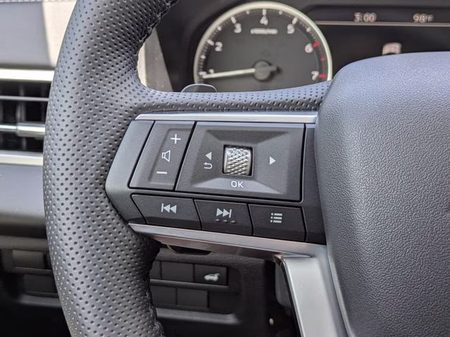 2026 White Diamond/Black Roof Mitsubishi Outlander Trail Edition AWD SUV