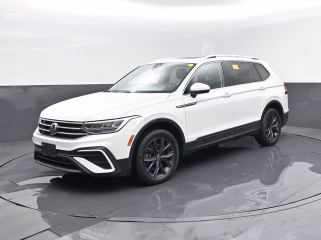 Used 2022 Volkswagen Tiguan SE with VIN 3VV2B7AX1NM020805 for sale in Grafton, WV
