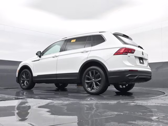 2022 Pure White Volkswagen Tiguan 2.0T SE AWD SUV