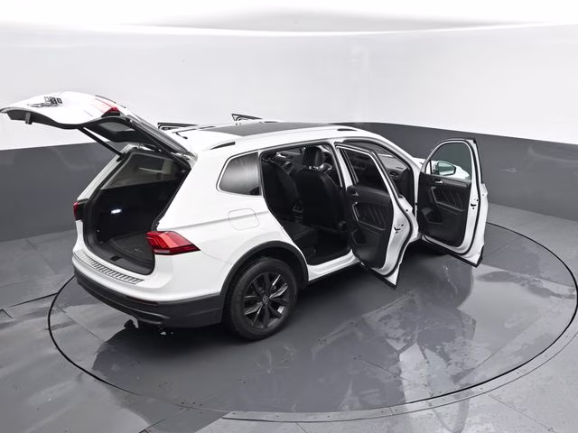 2022 Pure White Volkswagen Tiguan 2.0T SE AWD SUV