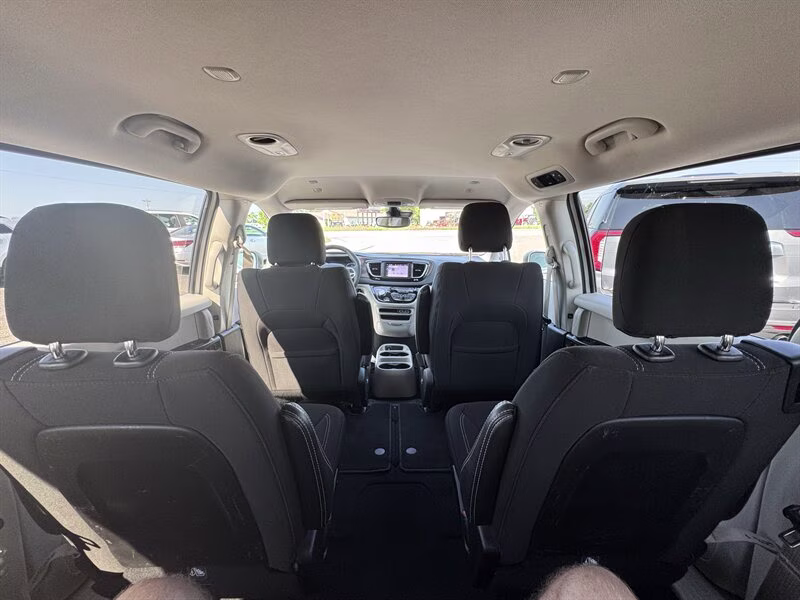 2024 Bright White Clear Coat Chrysler Voyager LX FWD Van
