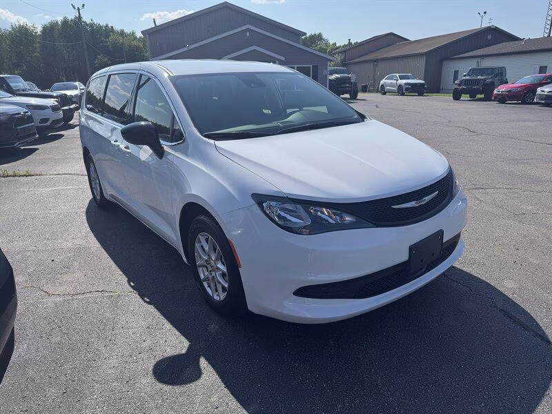 2024 Bright White Clear Coat Chrysler Voyager LX FWD Van