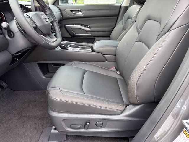 2026 Gun Metallic Nissan Pathfinder SL FWD SUV